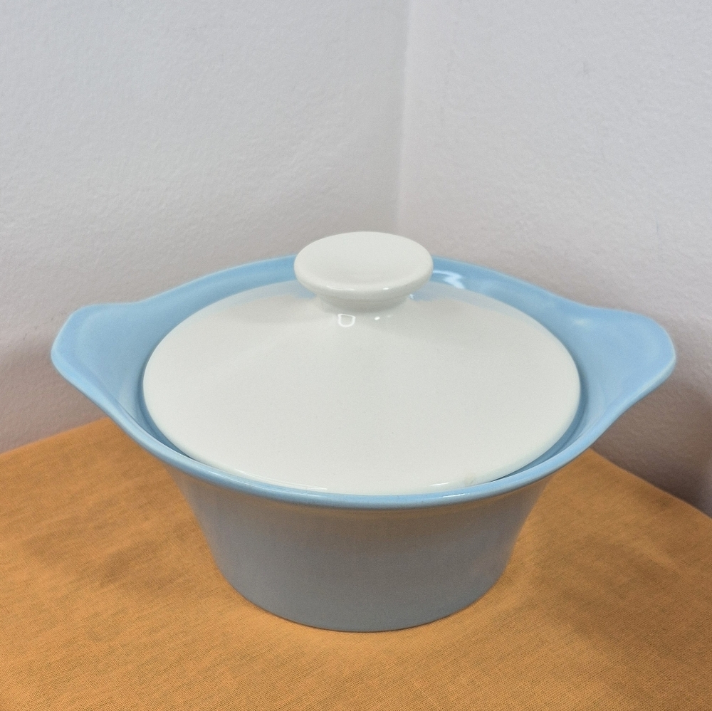 Cameron Clay Scandia Oven Proof Covered Casserole Dish Light Blue 1 qt MCM - Picture 3 of 12